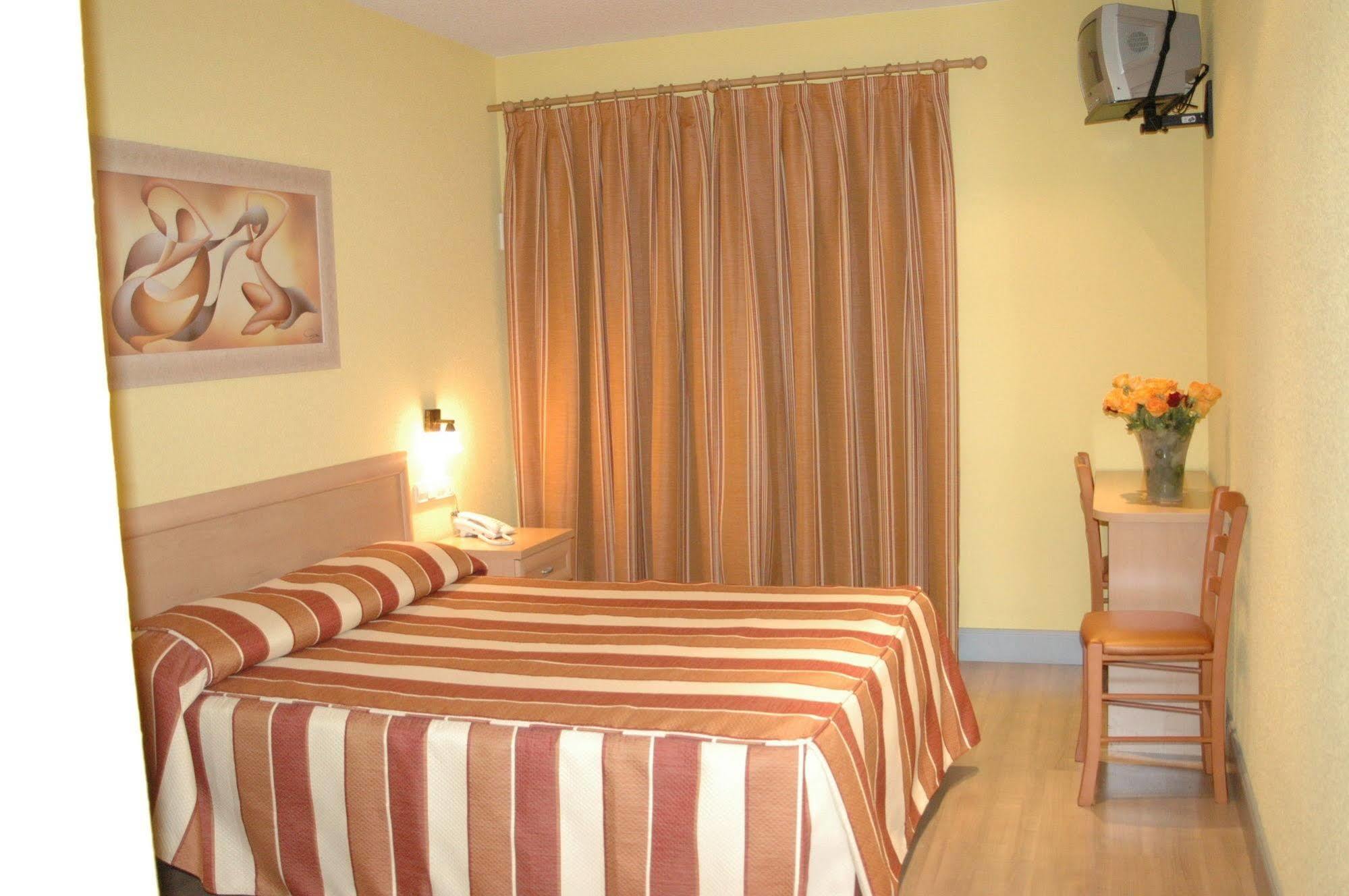 Hotel La Union Humanes de Madrid Exterior foto